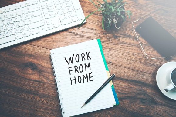 Schreibblock mit Aufschrift „Work from Home“