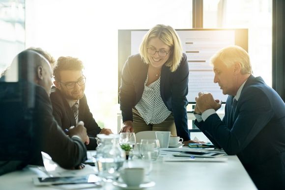 Mitarbeiter erarbeiten Maßnahmen für Diversity Management