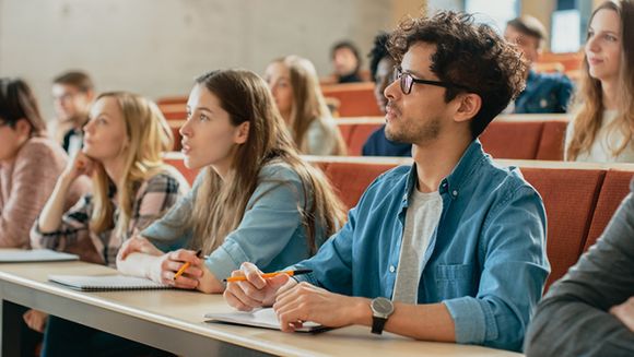 Student im Hörsaal