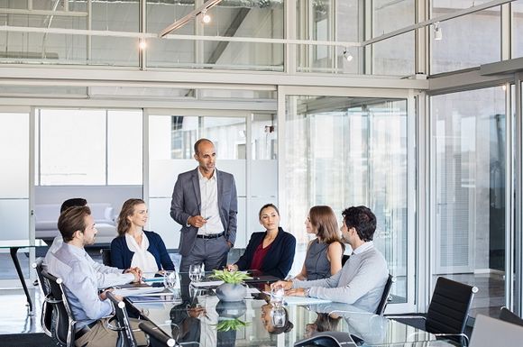 Vortrag Büro modern hell Kollegen Buisness